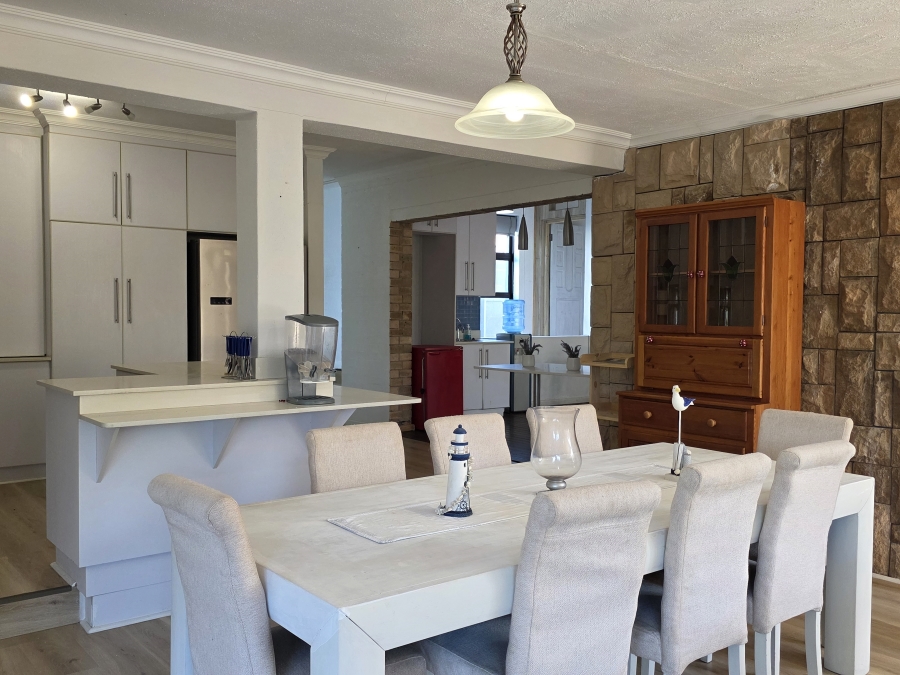 5 Bedroom Property for Sale in Wavecrest Eastern Cape
